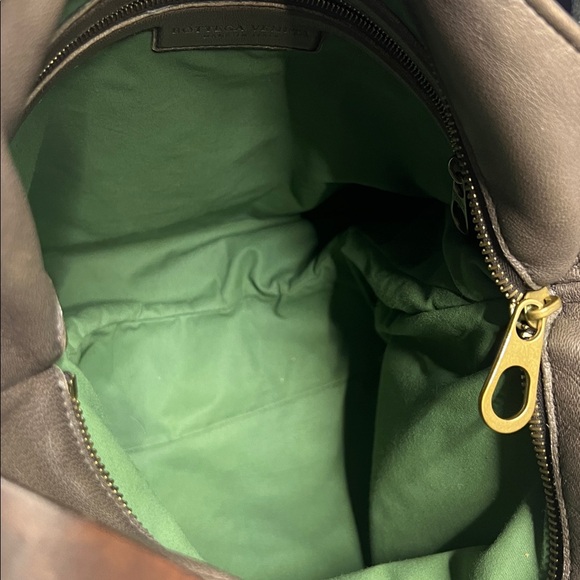 Authentic Bottega Veneta Leather Messenger Bag - EUC - Picture 9 of 12